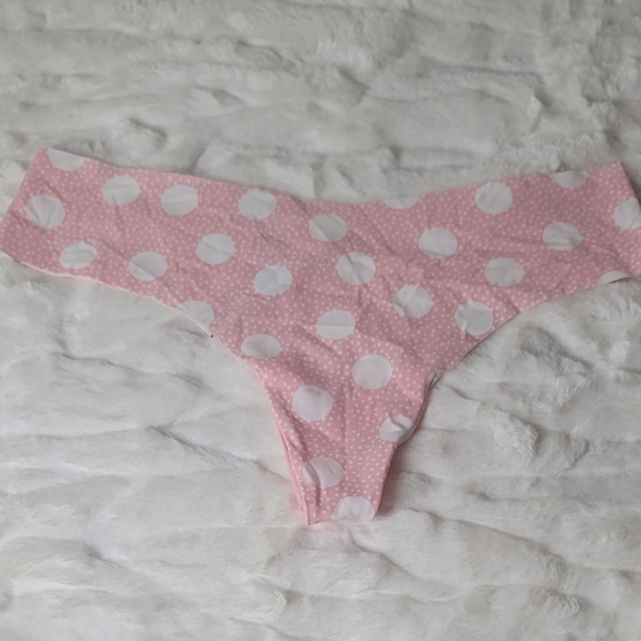 Victoria's Secret - Picture 5 of 6